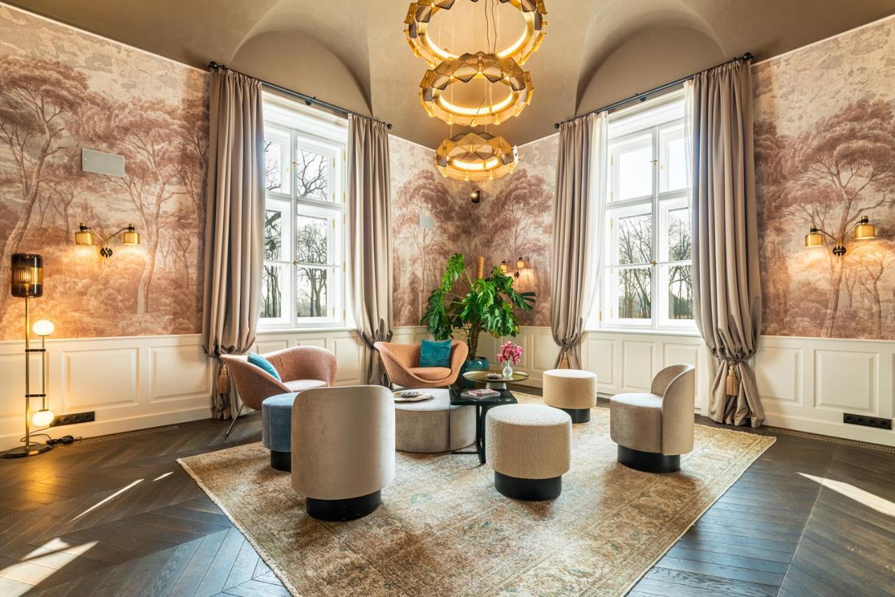 Botaniq Castle Of Tura - Small Luxury Hotels Of The World Екстериор снимка