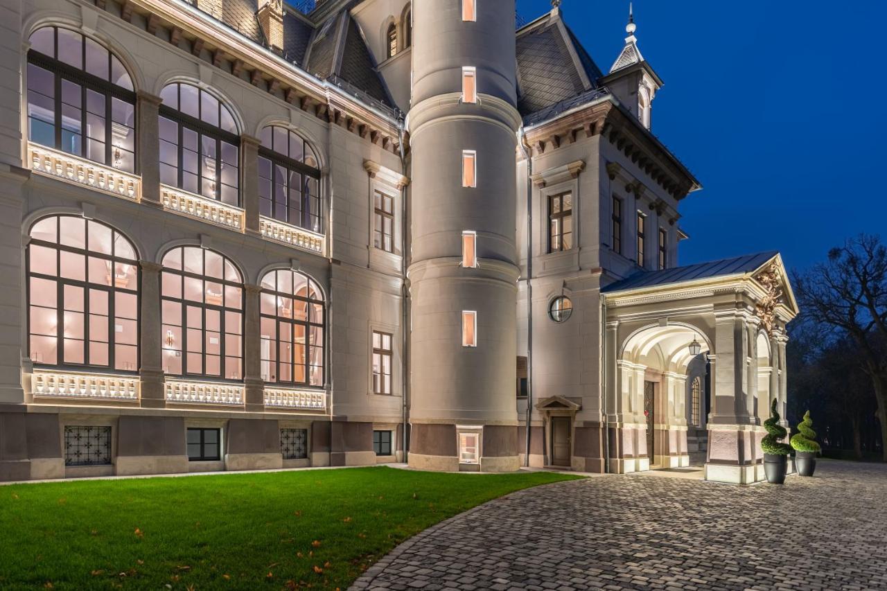 Botaniq Castle Of Tura - Small Luxury Hotels Of The World Екстериор снимка