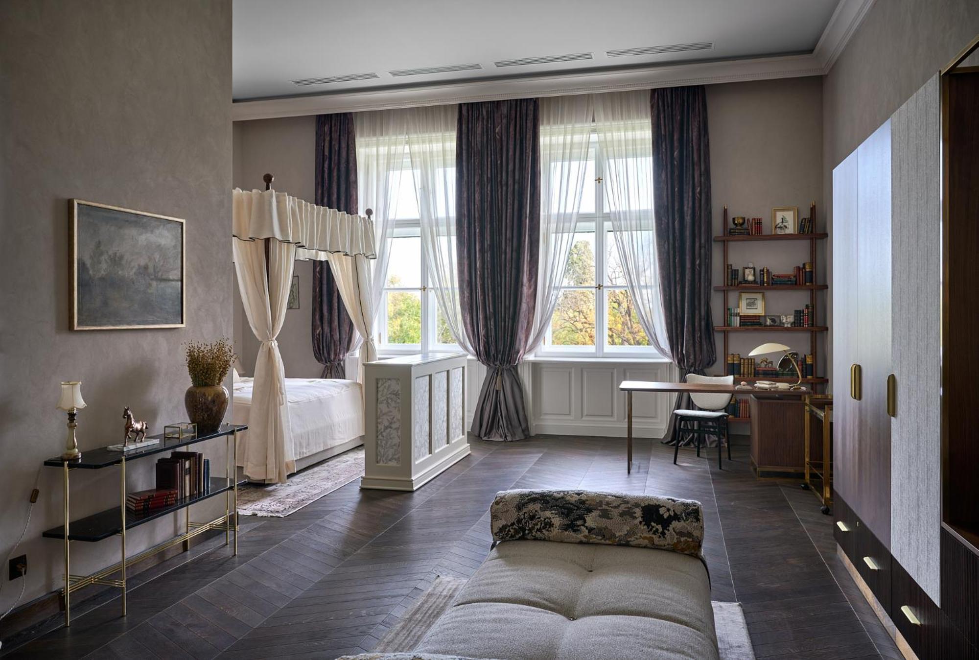 Botaniq Castle Of Tura - Small Luxury Hotels Of The World Екстериор снимка