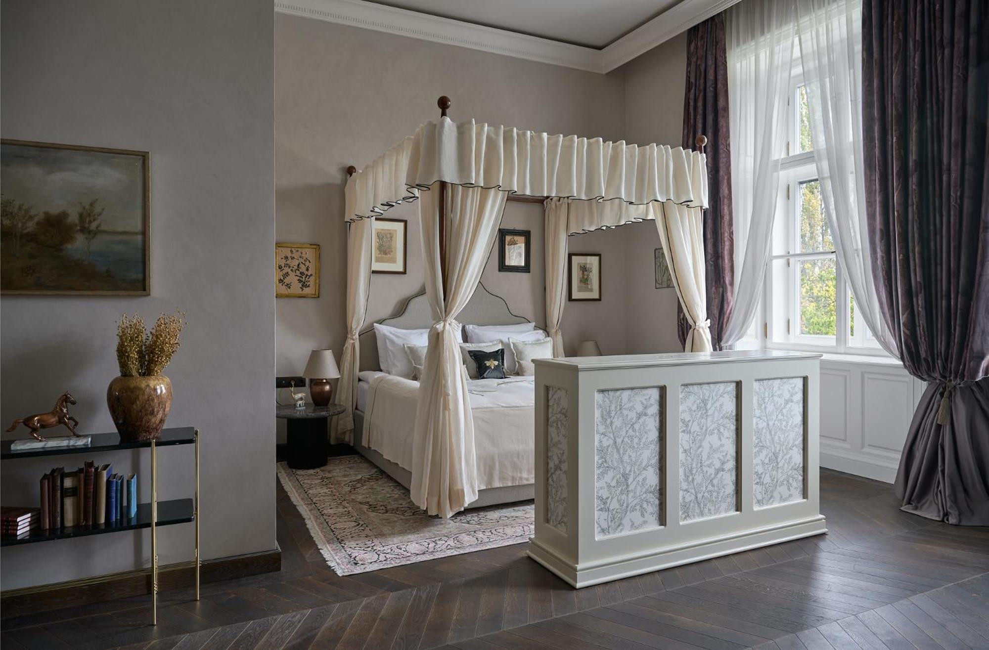 Botaniq Castle Of Tura - Small Luxury Hotels Of The World Екстериор снимка